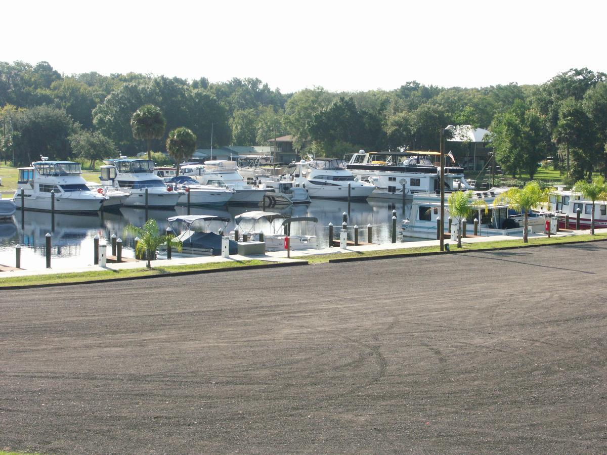 Big River Marina & Lodge Astor Exterior photo
